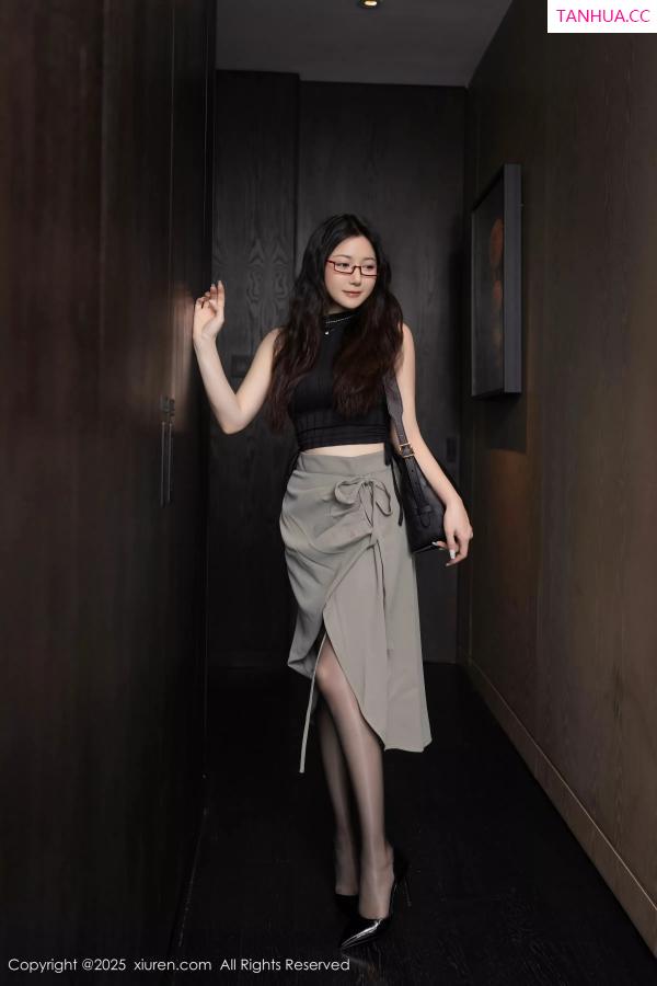 鱼子酱fish  [XiuRen]高清写真图 2025.04.30 No.10231 鱼子酱Fish 印尼旅拍第2张图片